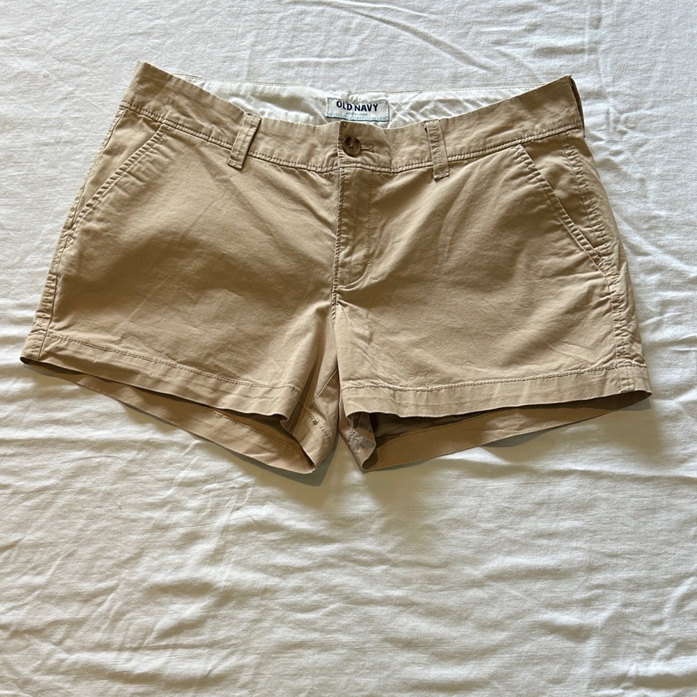Old Navy Women's Tan Cargo Shorts